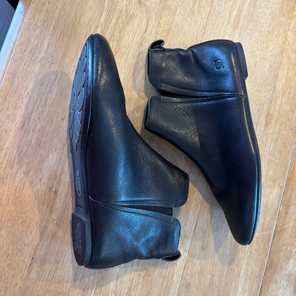 Born Black Leather Ankle Boots size 10 - Picture 6 of 6